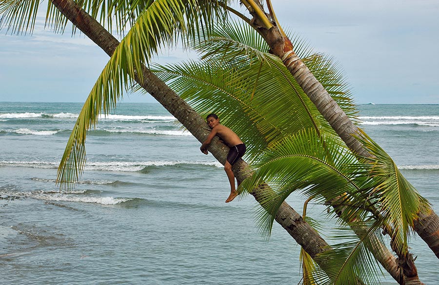 Playa Uvita Costa Rica está estratégicamente situada entre el Mar Caribe y el Océano Atlántico